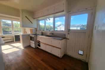 10767A Route 52, Pongaroa