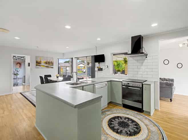 7 Sheriff Place, Randwick Park