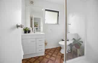 115 Wharf Road, Te Atatu Peninsula