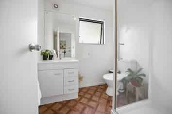 115 Wharf Road, Te Atatu Peninsula