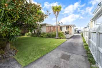 115 Wharf Road, Te Atatu Peninsula