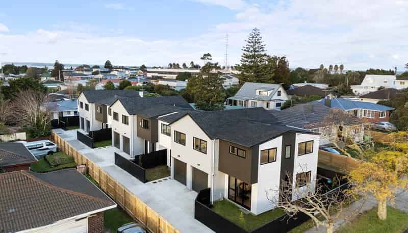 37F Flanshaw Road, Te Atatu South