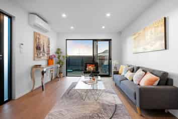 37F Flanshaw Road, Te Atatu South