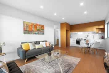 37F Flanshaw Road, Te Atatu South