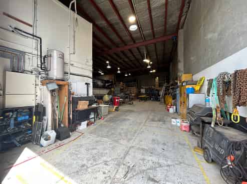 Solid Warehouse with Offices and Mezzanine