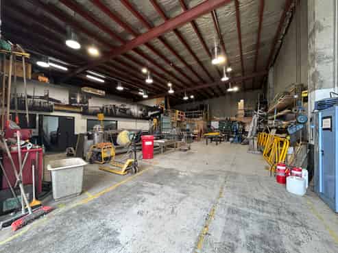 Solid Warehouse with Offices and Mezzanine