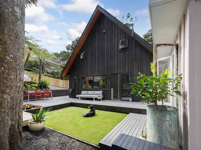 324 Huia Road, Titirangi