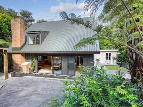324 Huia Road, Titirangi