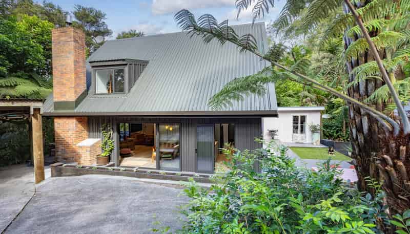 324 Huia Road, Titirangi