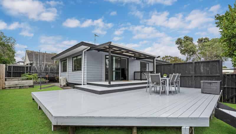 1/11 Rapaki Place, Te Atatu Peninsula