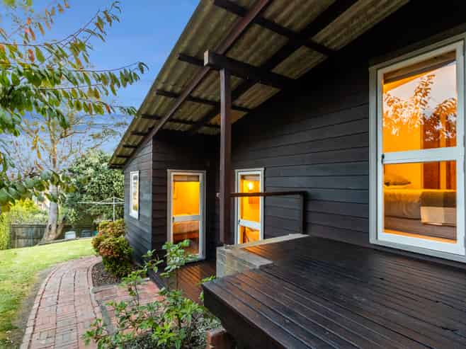 26 Martin Crescent, Northcote