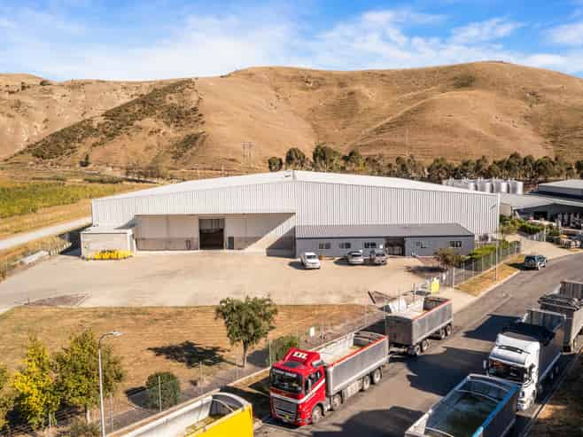 High-Stud Warehouse on 1.2497ha Section