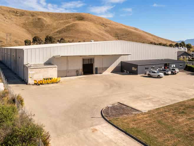 High-Stud Warehouse on 1.2497ha Section