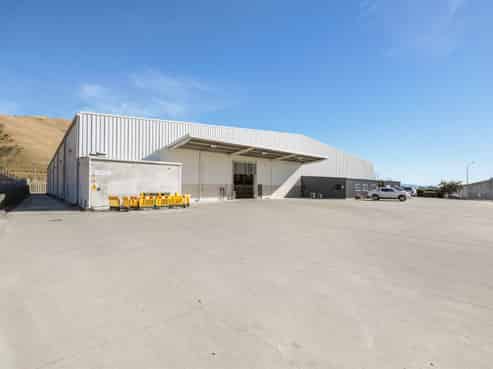 High-Stud Warehouse on 1.2497ha Section