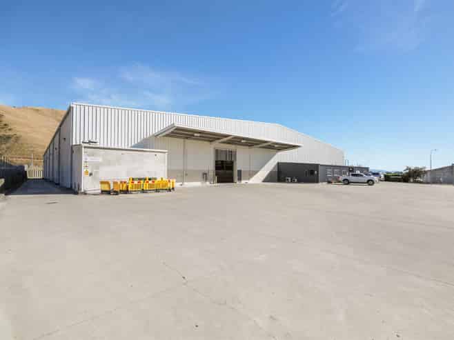 High-Stud Warehouse on 1.2497ha Section