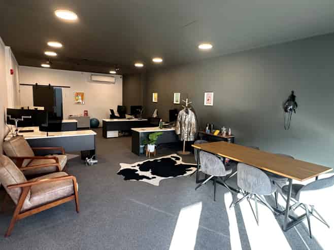 Amazing Alexandra Street Location