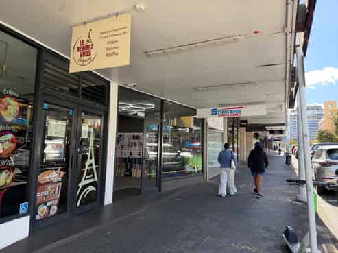 Amazing Alexandra Street Location