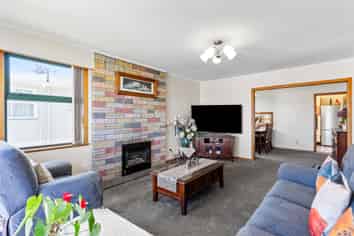 22 Cotswold Crescent, Newlands