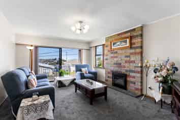 22 Cotswold Crescent, Newlands