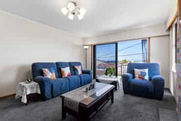 22 Cotswold Crescent, Newlands