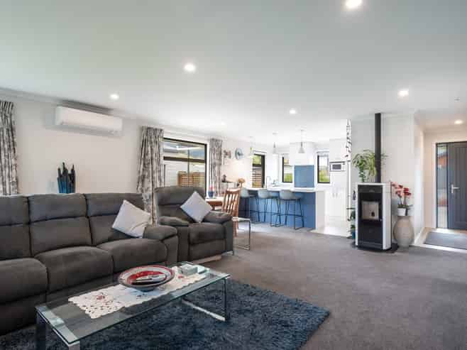 98 Daelyn Drive, Richmond