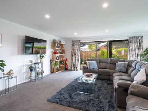 98 Daelyn Drive, Richmond