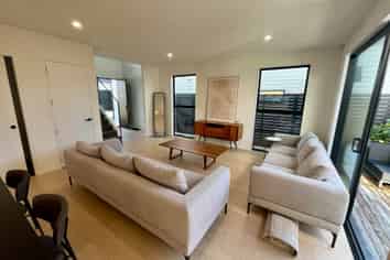 6/5 Lemon Grove Lane, Greenhithe