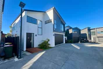 6/5 Lemon Grove Lane, Greenhithe