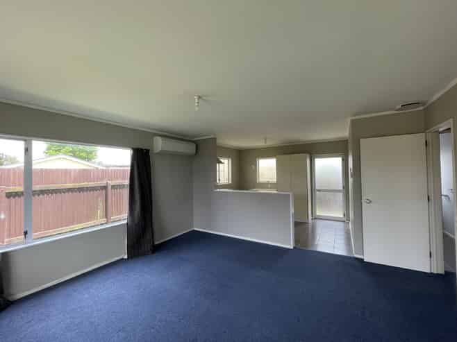 2/821 Lawrence Street, Akina