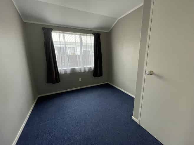 2/821 Lawrence Street, Akina