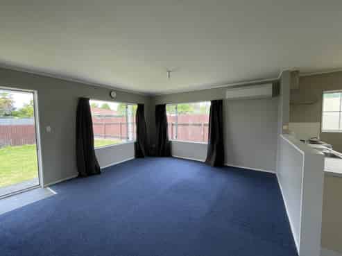 2/821 Lawrence Street, Akina