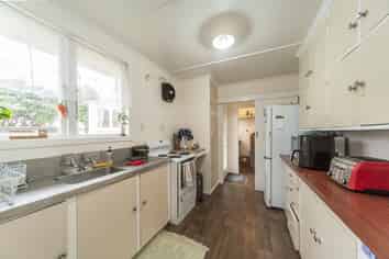 52 Braithwaite Street, Karori