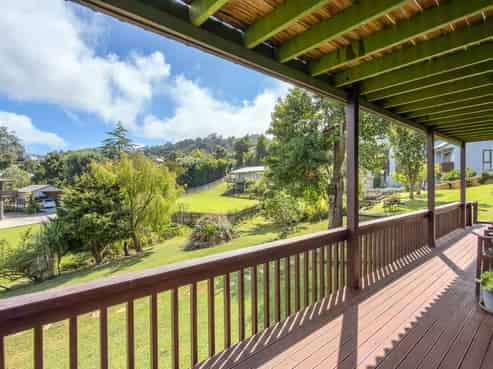 101 Mount View Road, Thames