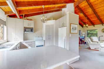 101 Mount View Road, Thames