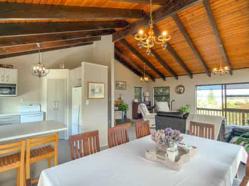 101 Mount View Road, Thames