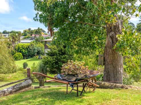 101 Mount View Road, Thames