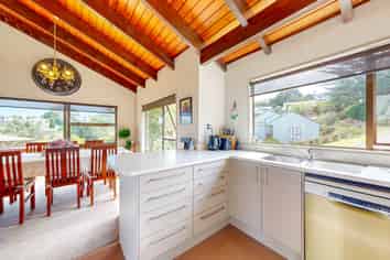 101 Mount View Road, Thames