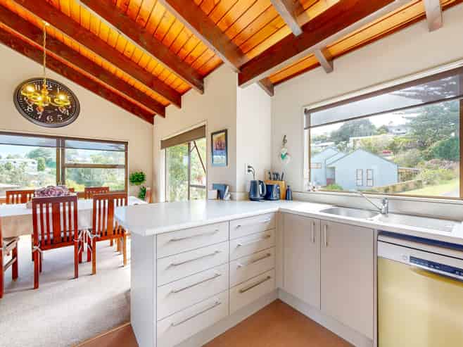 101 Mount View Road, Thames