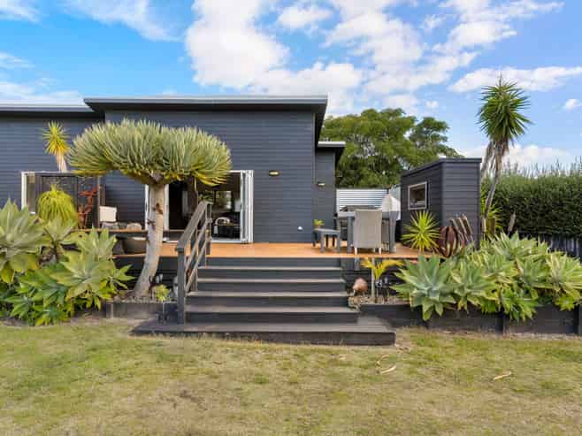 7 Ajax Head, Pauanui