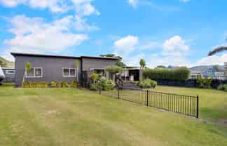 7 Ajax Head, Pauanui