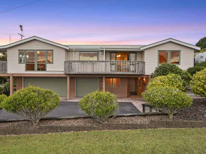 27 Tui Street, Oneroa