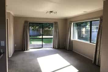 6 Daniel Crescent, Cambridge