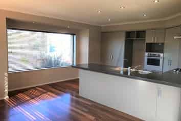 6 Daniel Crescent, Cambridge