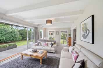 6 Dunrobin Place, Avonhead