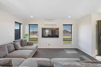 25 Kersey Avenue, Darfield