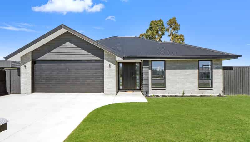 25 Kersey Avenue, Darfield