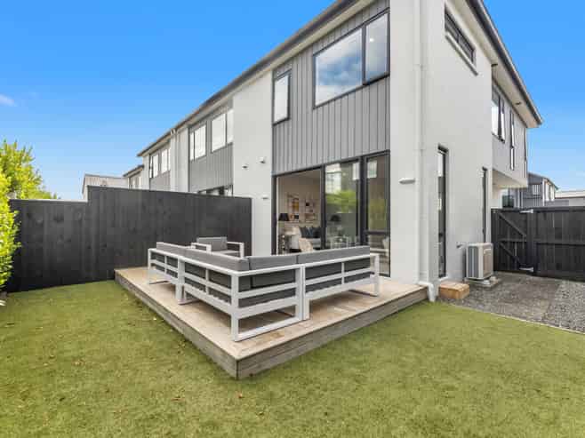 2A Treloar Crescent, Hobsonville
