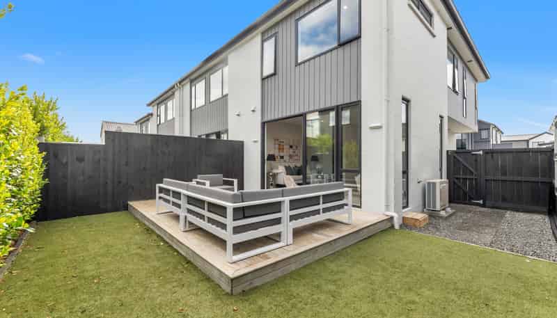 2A Treloar Crescent, Hobsonville