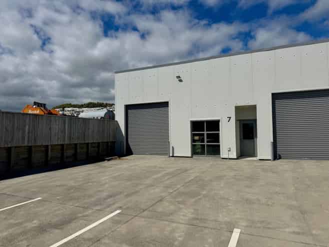 Modern 193sqm warehouse in Bell Block