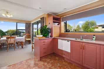 1 Windsor Street, Springfield